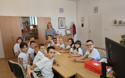 Prvašići u posjetu ravnateljici