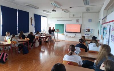 Edukacija o pubertetskoj koži i čistačima za lice
