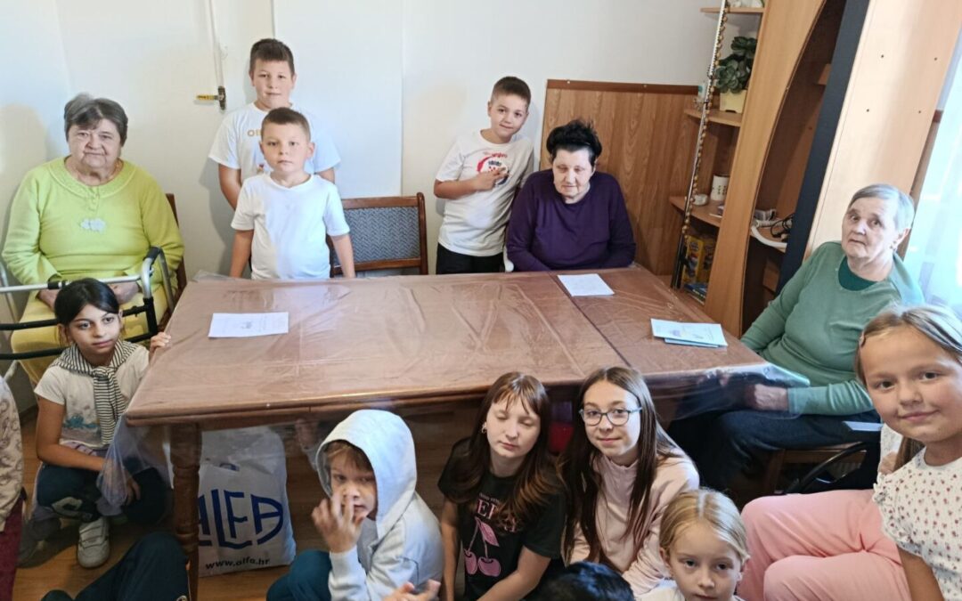 Mladi volonteri unijeli radost u Obiteljski dom Šokec povodom Međunarodnog dana starijih osoba